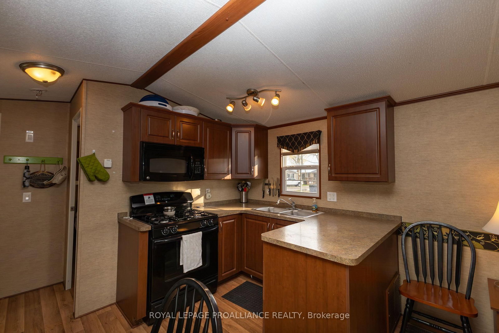486 County Road 104 Cherry Beach Lane • Prince Edward County, ON photo 17