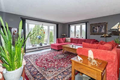 183 Santas Village Road • Bracebridge, ON photo 5