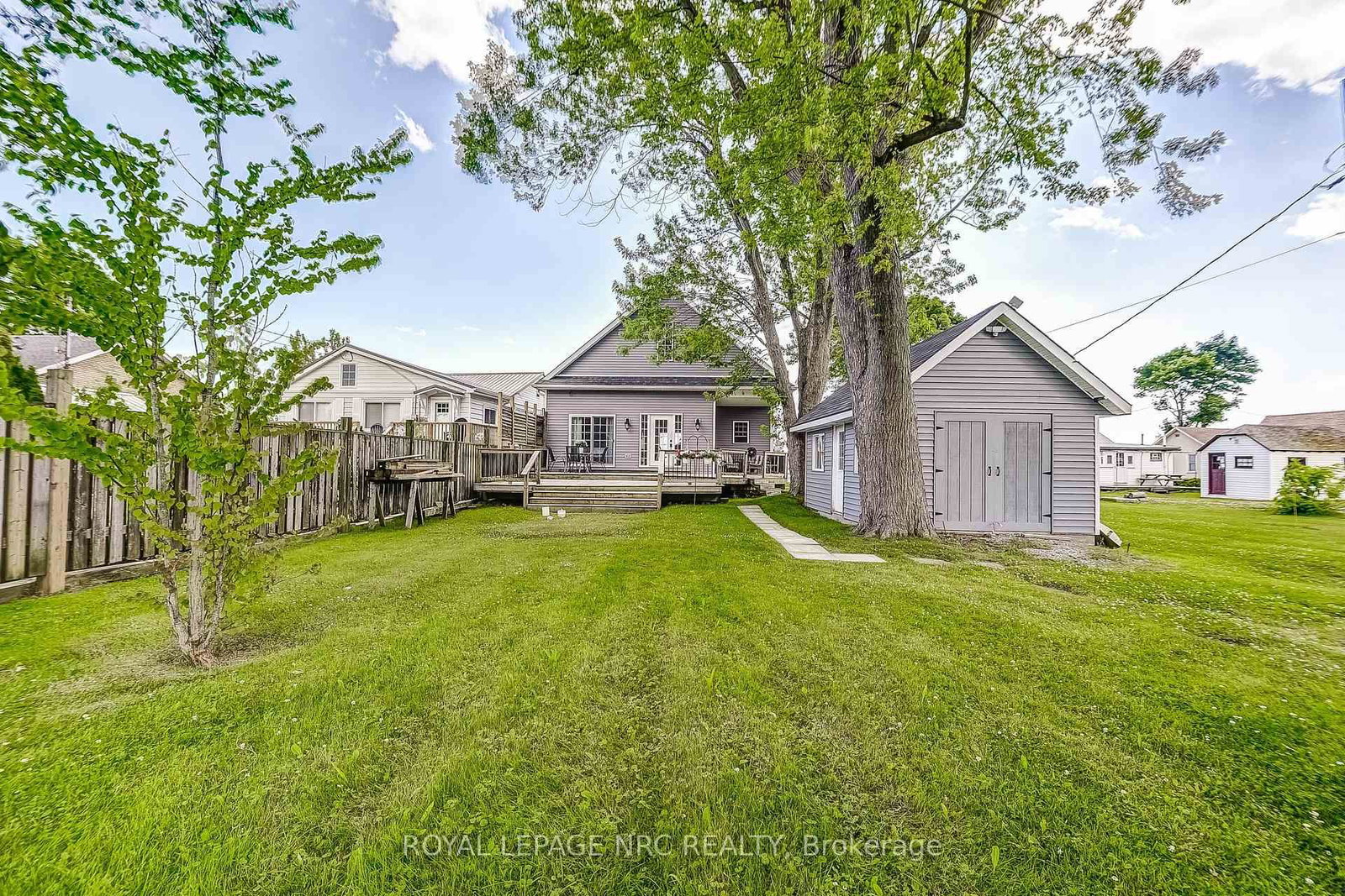 10849 Lakeshore Road W • Wainfleet, ON photo 2