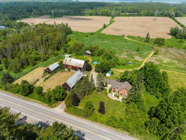2553 Galetta Side Road