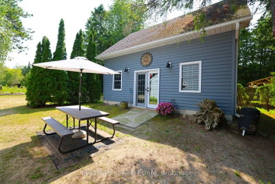 20 Clarence Avenue • South Bruce Peninsula, ON photo 2