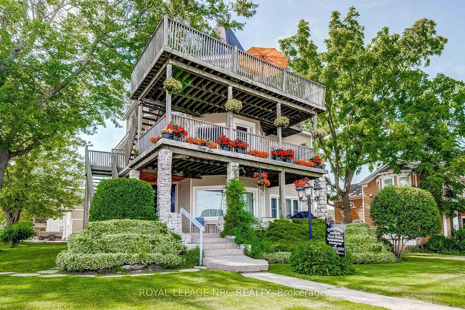 56 West Street • Port Colborne, ON photo 1