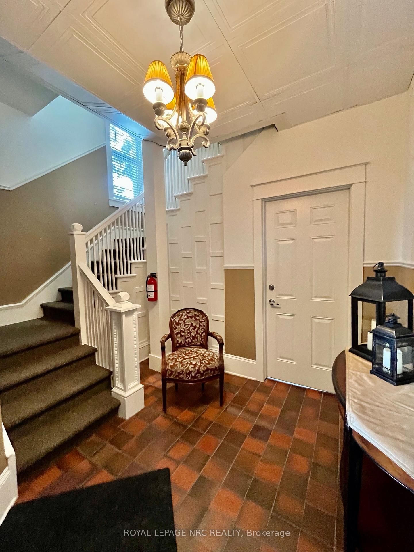 56 West Street • Port Colborne, ON photo 2