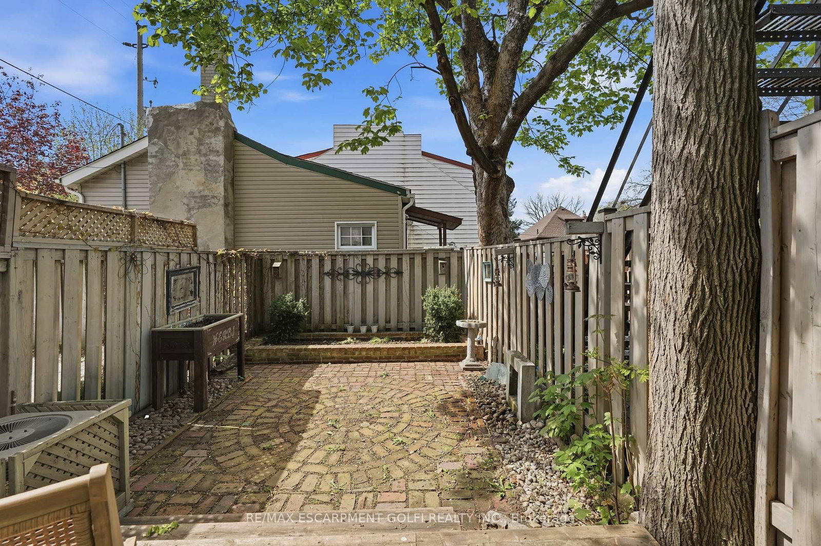 277 Main Street W • Hamilton, ON photo 28