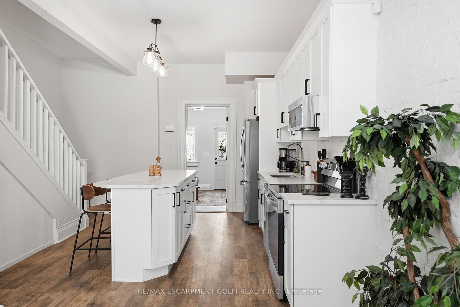 277 Main Street W • Hamilton, ON photo 8