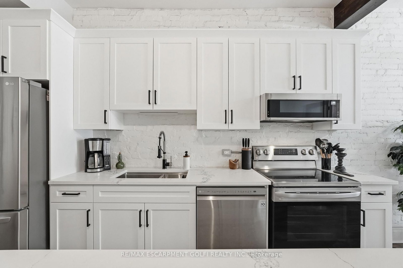 277 Main Street W • Hamilton, ON photo 9