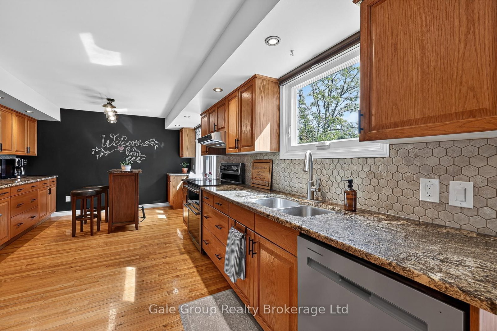 89 Lindsay Road • Woodstock, ON photo 12