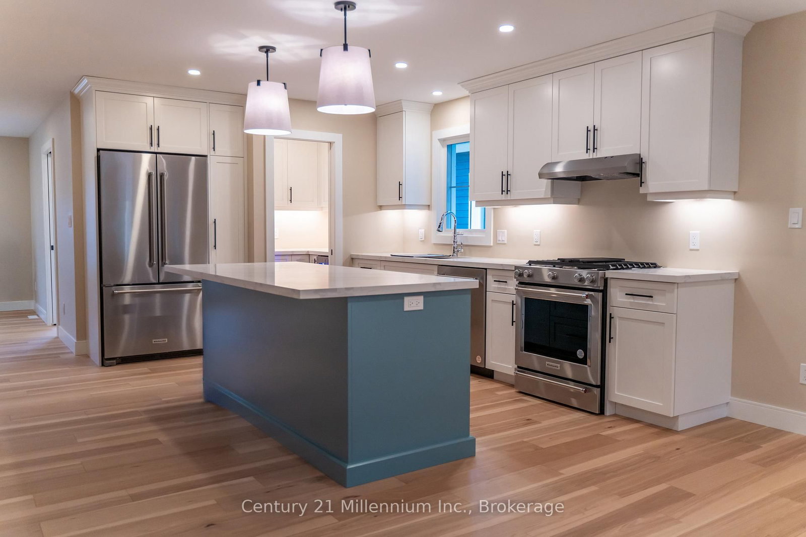 7 Grenville Street N - Photo 5