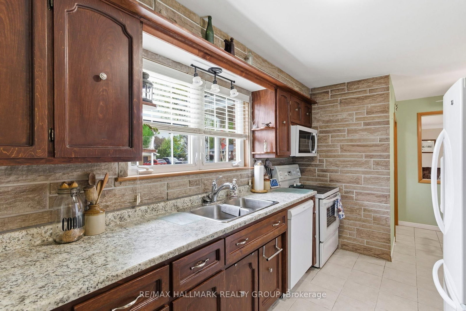 23 Aldershot Avenue • Brockville, ON photo 11