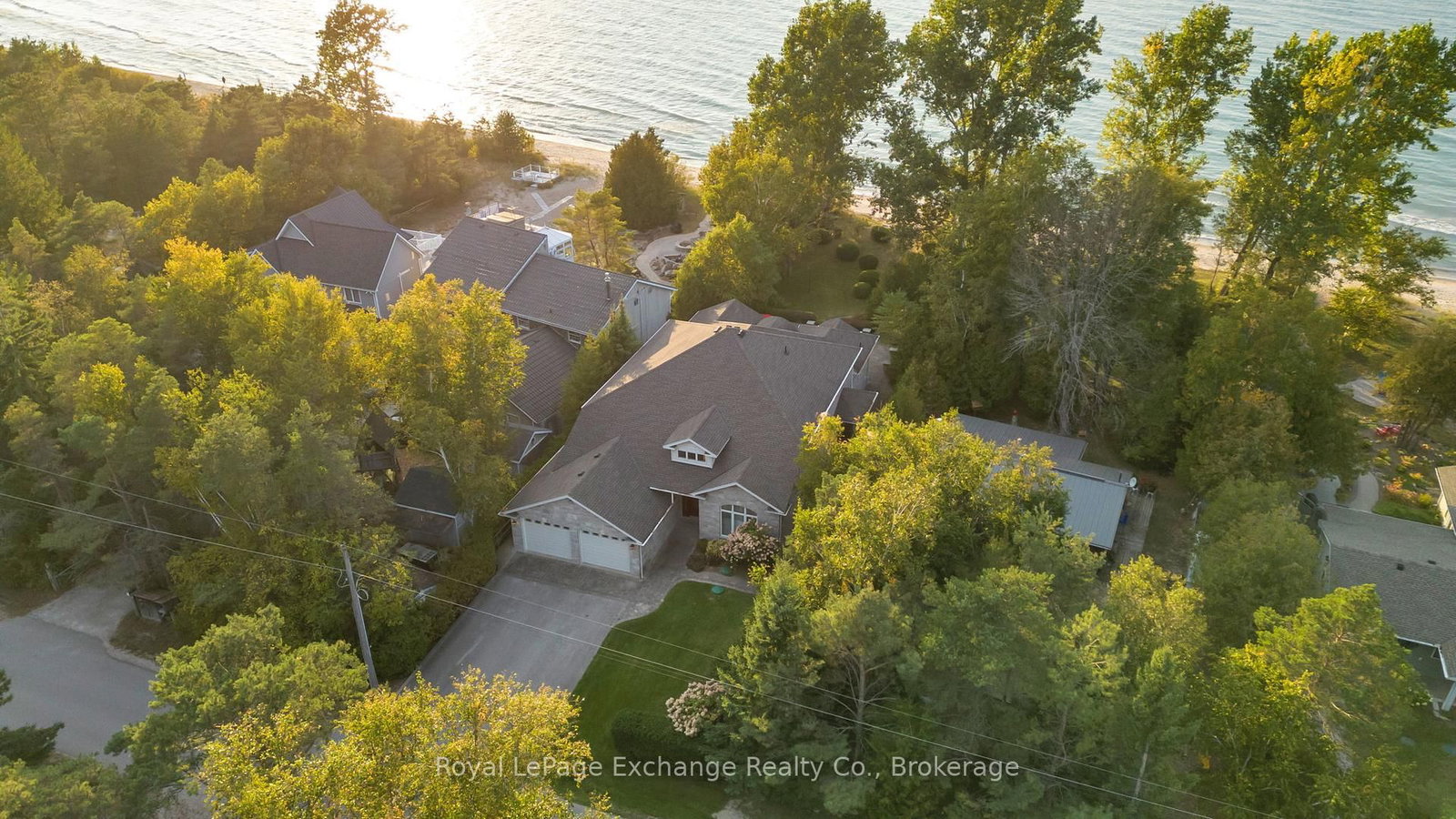 82 BELL Drive • Huron-Kinloss, ON photo 2