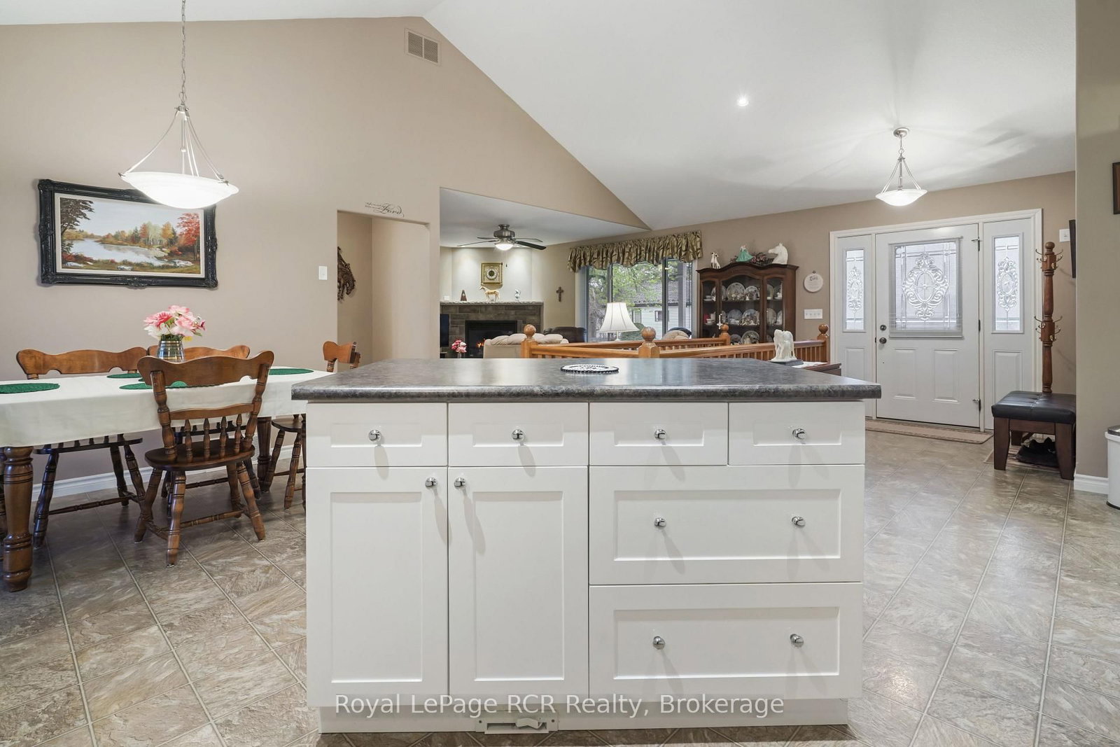 570 S Reserve Avenue • North Perth, ON photo 16