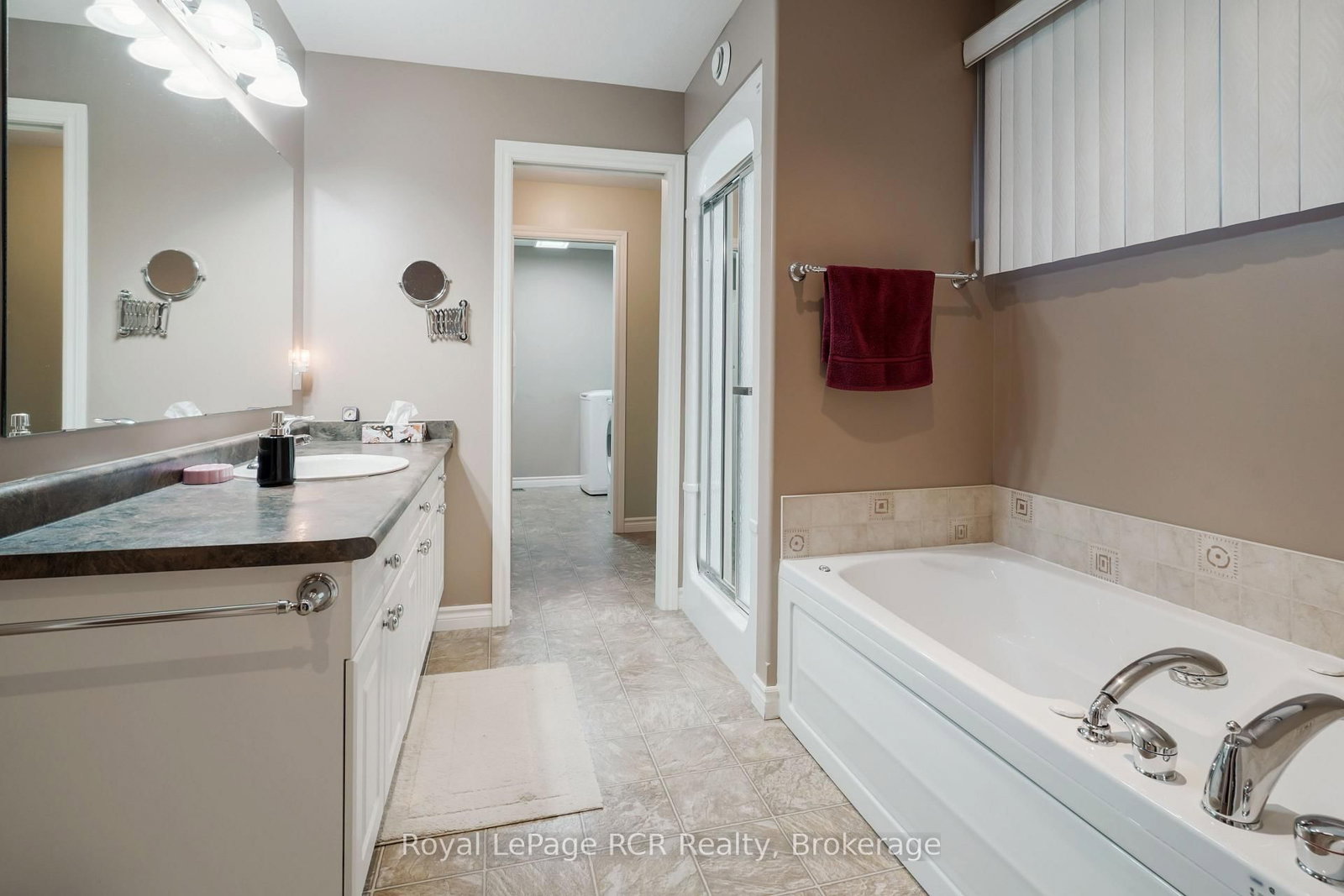 570 S Reserve Avenue • North Perth, ON photo 20