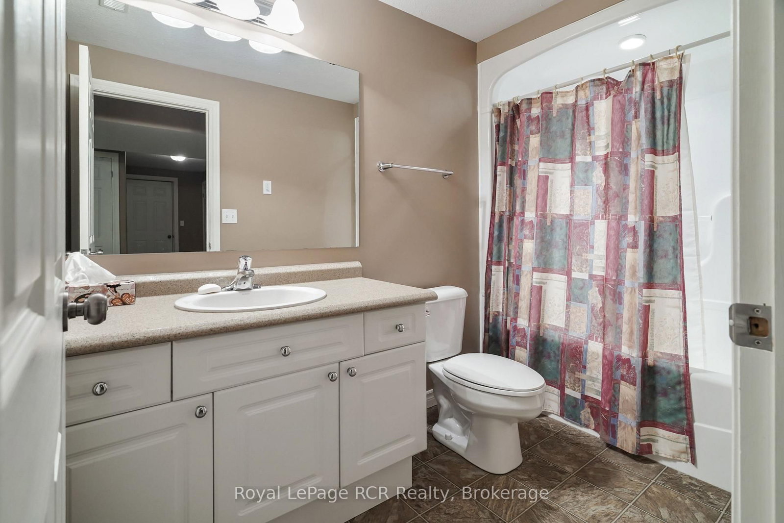 570 S Reserve Avenue • North Perth, ON photo 23