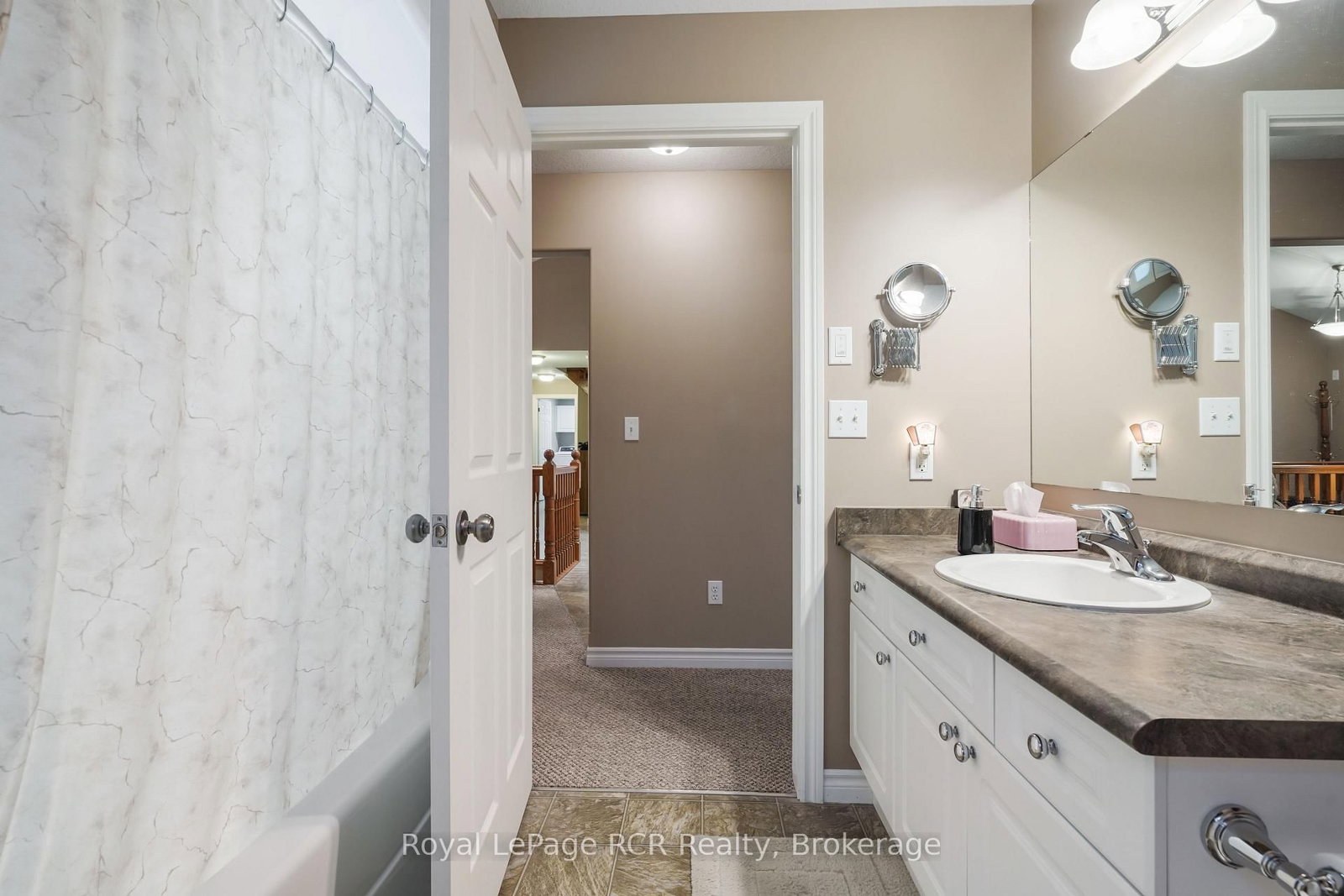 570 S Reserve Avenue • North Perth, ON photo 39