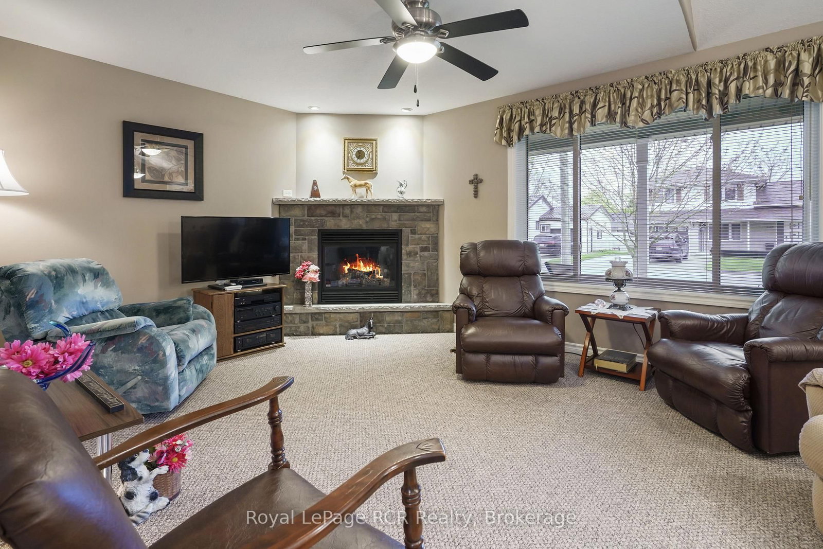570 S Reserve Avenue • North Perth, ON photo 6