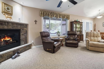 570 S Reserve Avenue • North Perth, ON photo 8