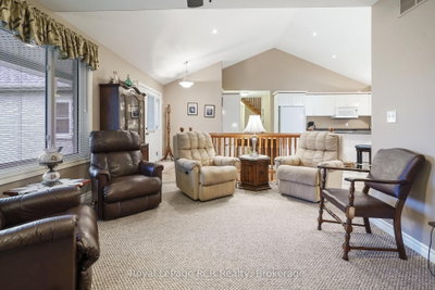 570 S Reserve Avenue • North Perth, ON photo 9