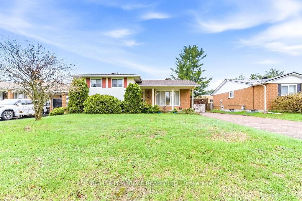20 Maple Avenue • Petawawa, ON photo 1