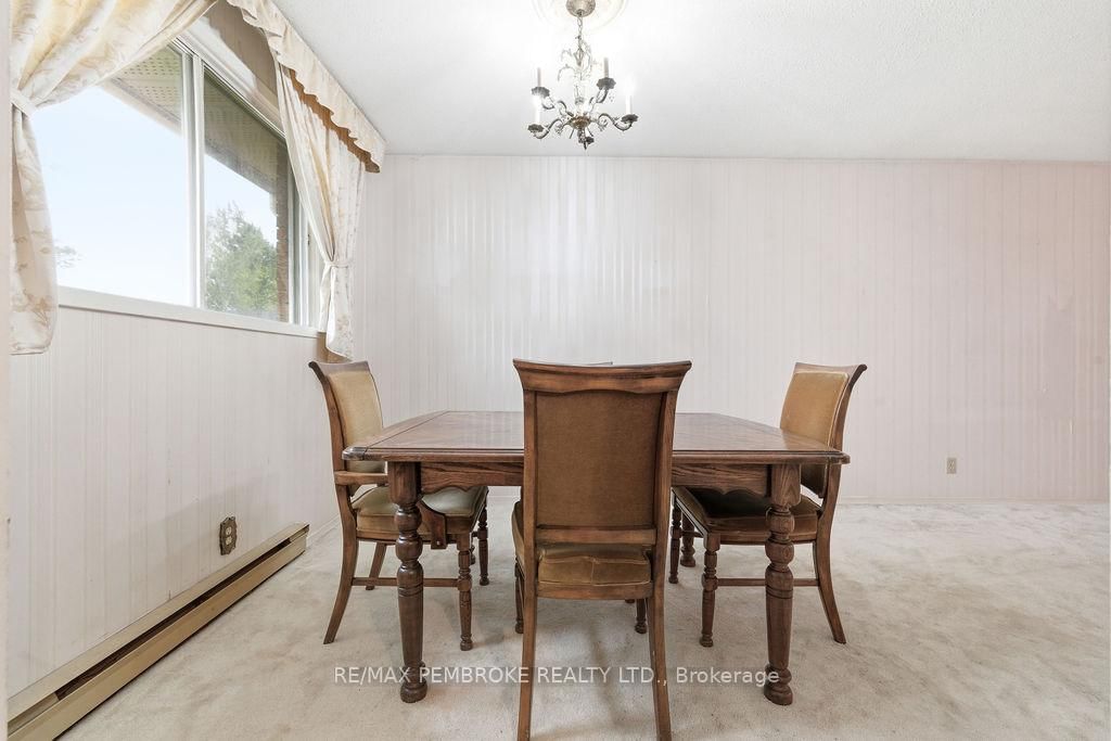 20 Maple Avenue • Petawawa, ON photo 10