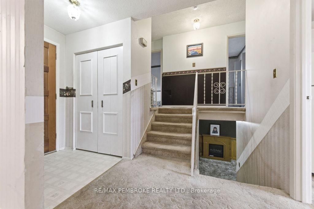 20 Maple Avenue • Petawawa, ON photo 16