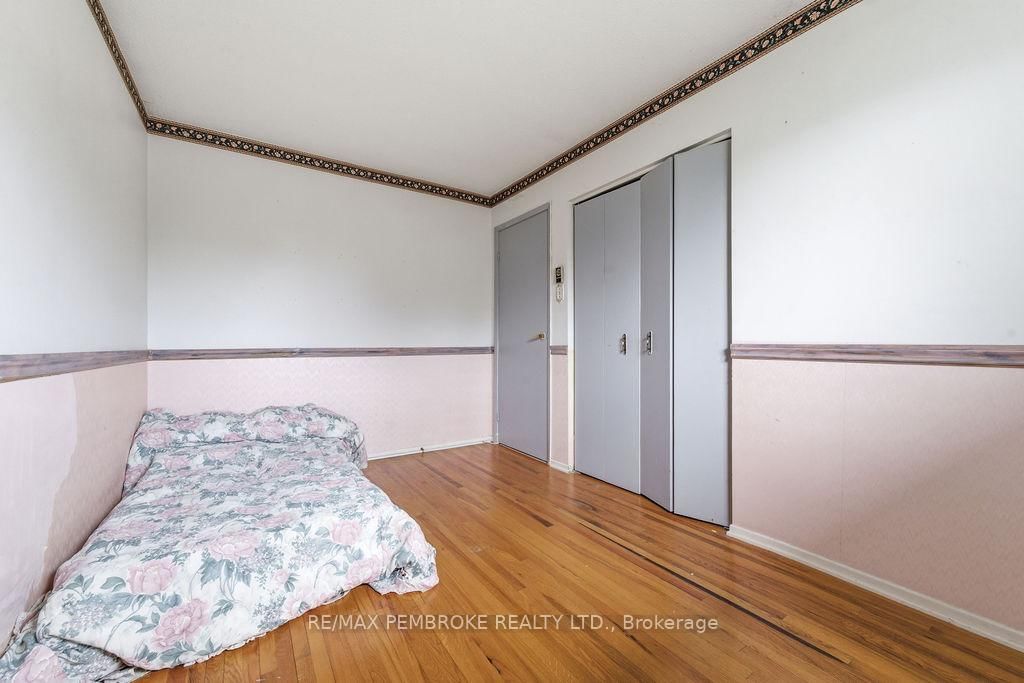 20 Maple Avenue • Petawawa, ON photo 19