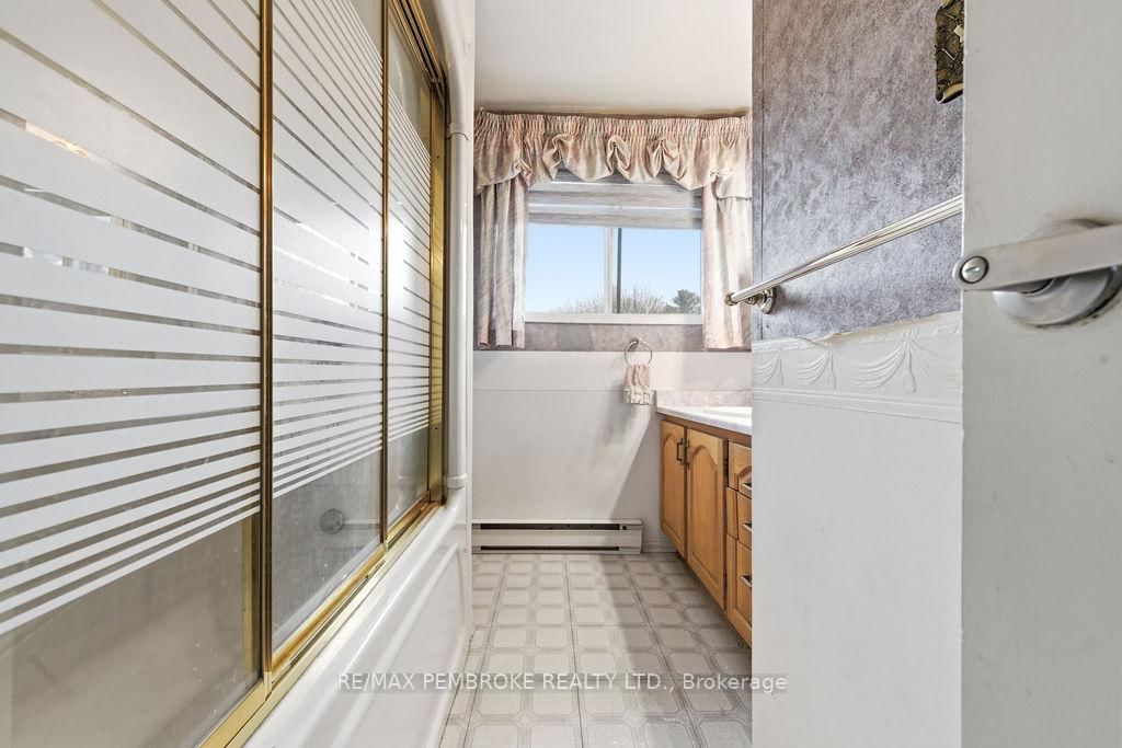 20 Maple Avenue • Petawawa, ON photo 20