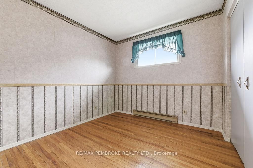 20 Maple Avenue • Petawawa, ON photo 25