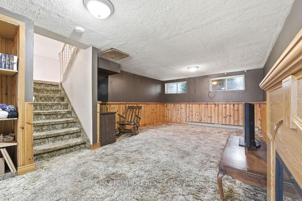 20 Maple Avenue • Petawawa, ON photo 27