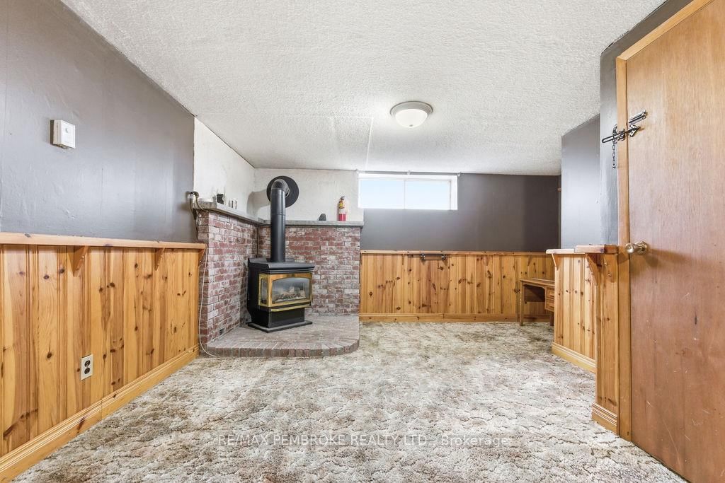 20 Maple Avenue • Petawawa, ON photo 30