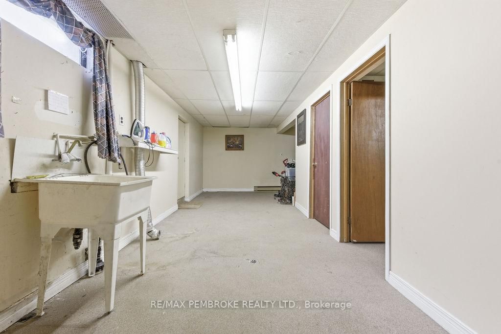 20 Maple Avenue • Petawawa, ON photo 34