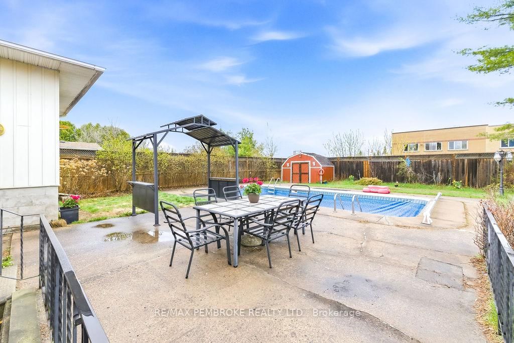 20 Maple Avenue • Petawawa, ON photo 36