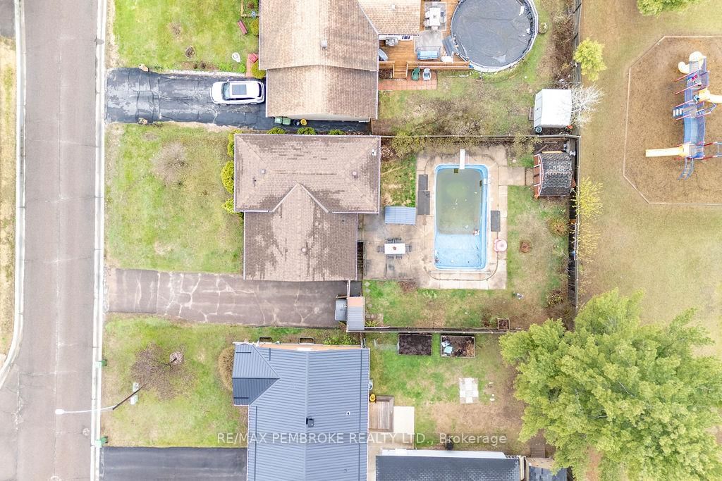 20 Maple Avenue • Petawawa, ON photo 44