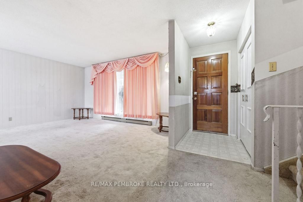 20 Maple Avenue • Petawawa, ON photo 5