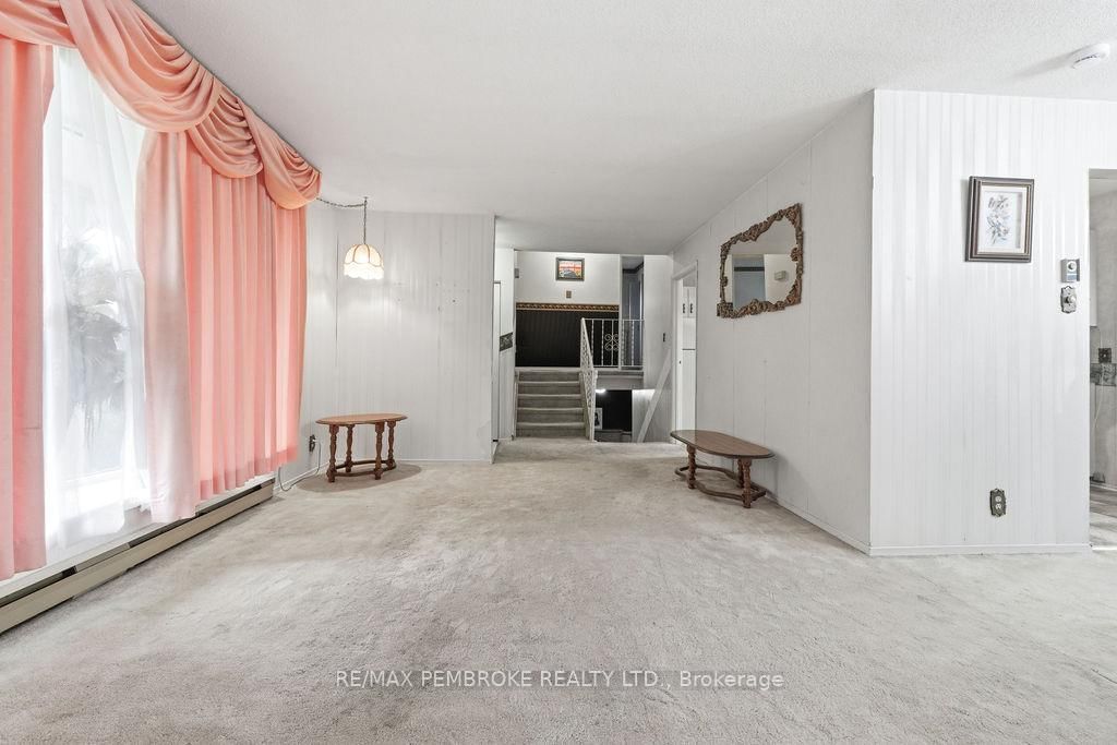 20 Maple Avenue • Petawawa, ON photo 7
