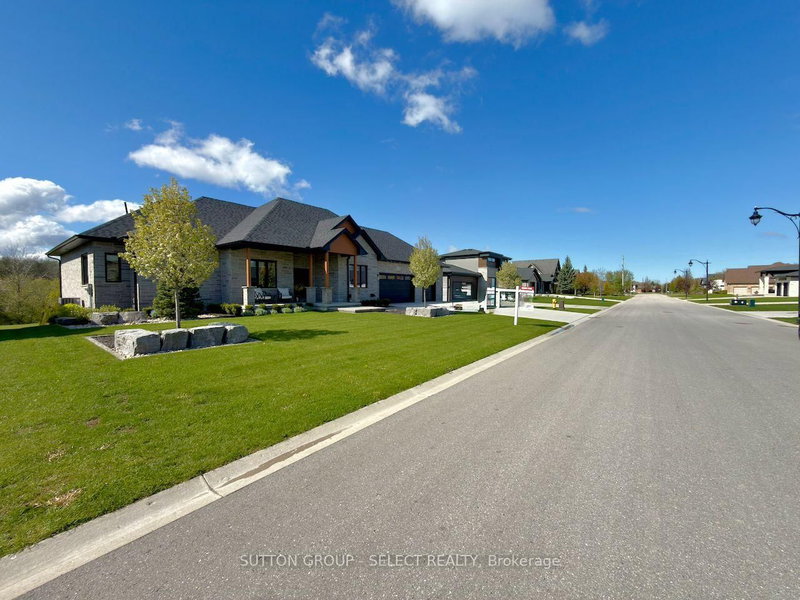 276 Hazelton Lane
