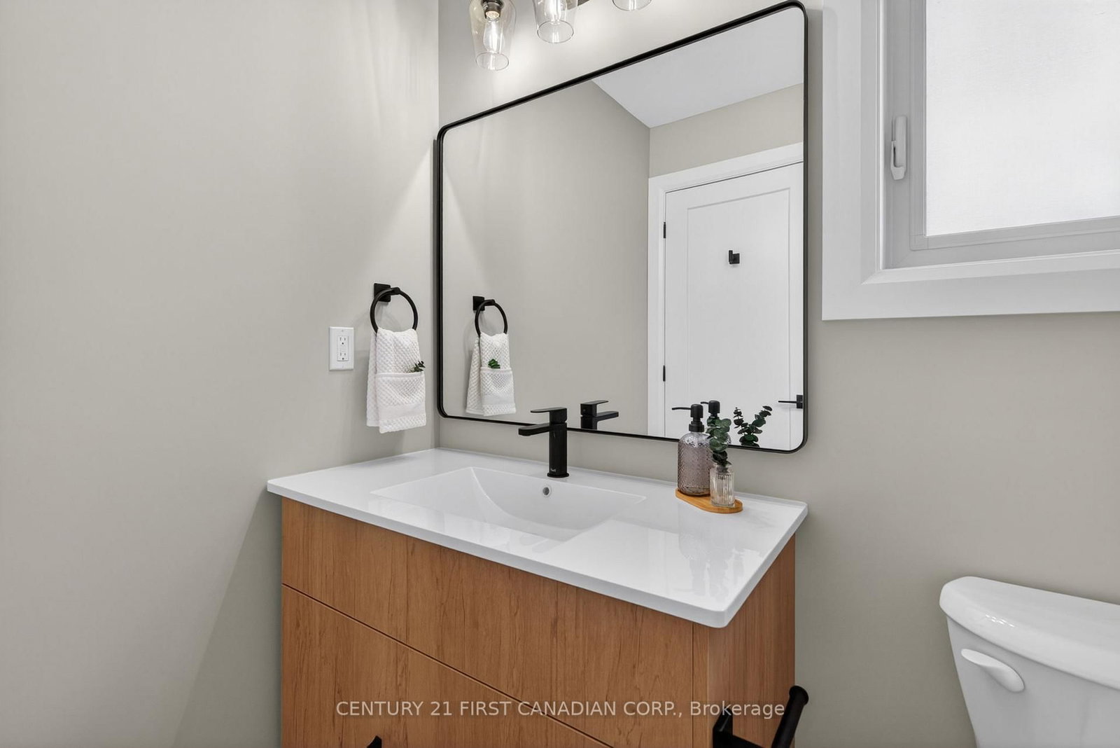 107 Sheldabren Street • North Middlesex, ON photo 21
