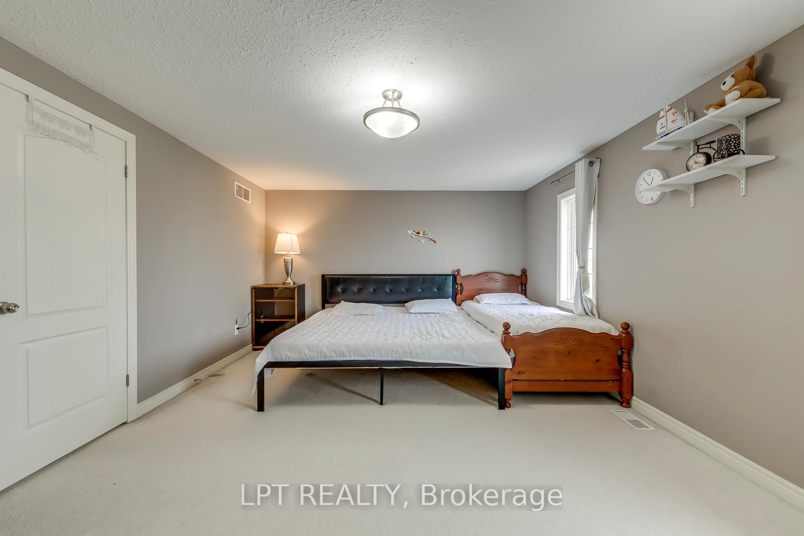 10 Fallowfield Drive, Unit 6 - Photo 24