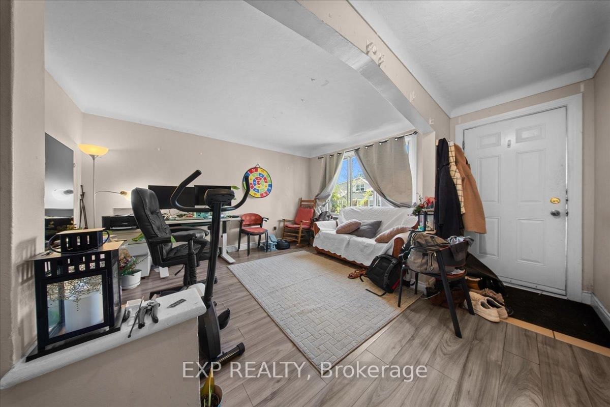 208 Montfort Street - Photo 13