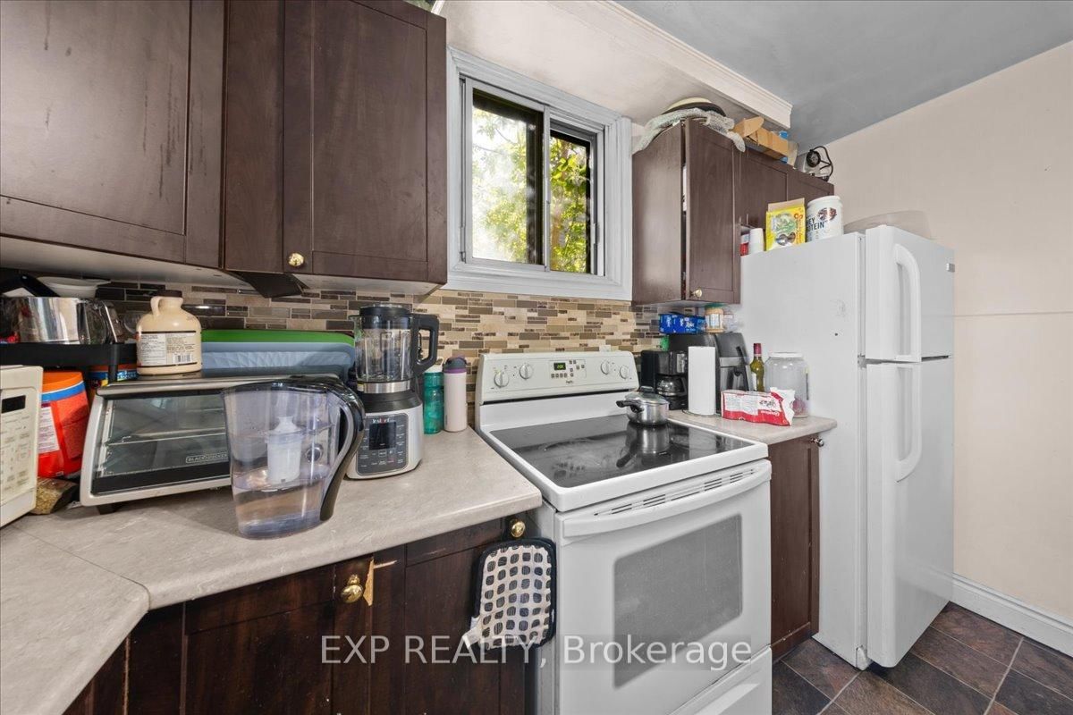 208 Montfort Street • Ottawa, ON photo 24