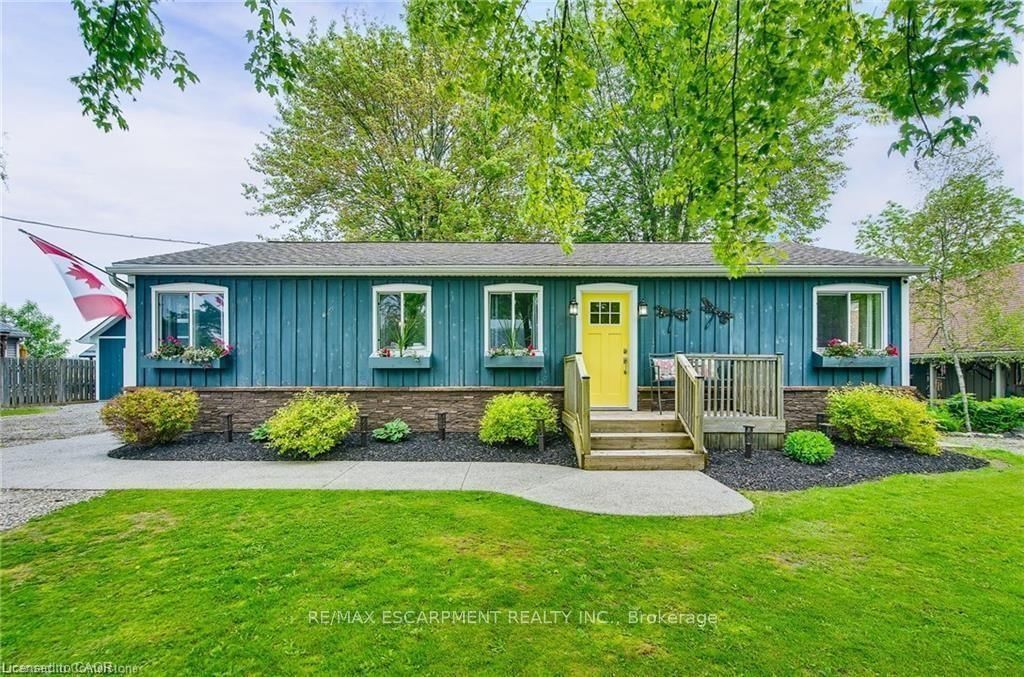 8 Beach Road • Haldimand, ON photo 2