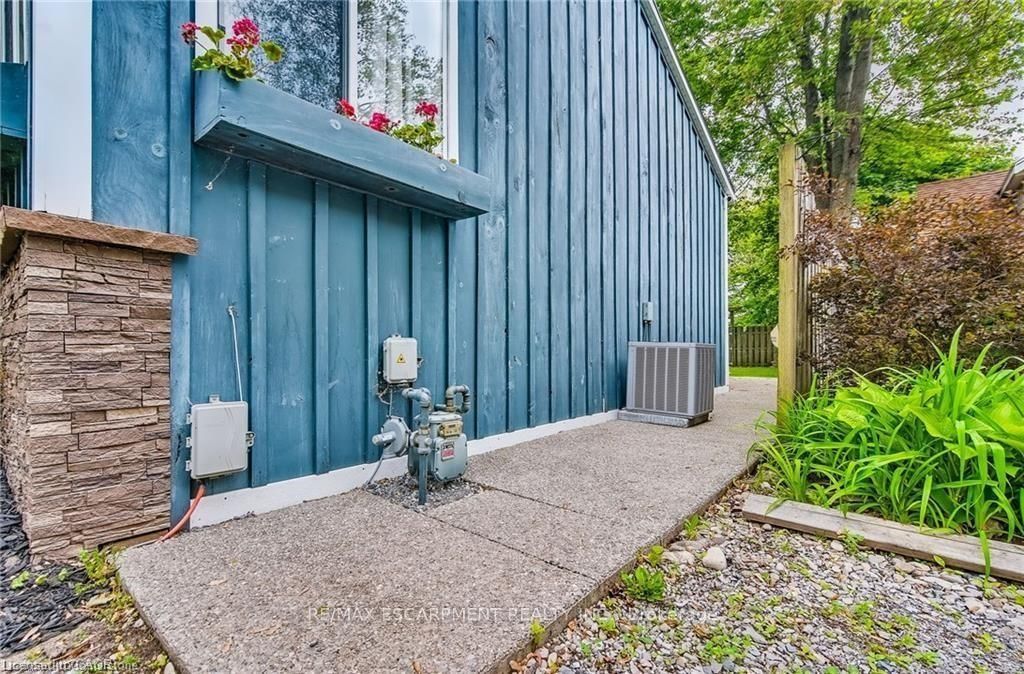 8 Beach Road • Haldimand, ON photo 42