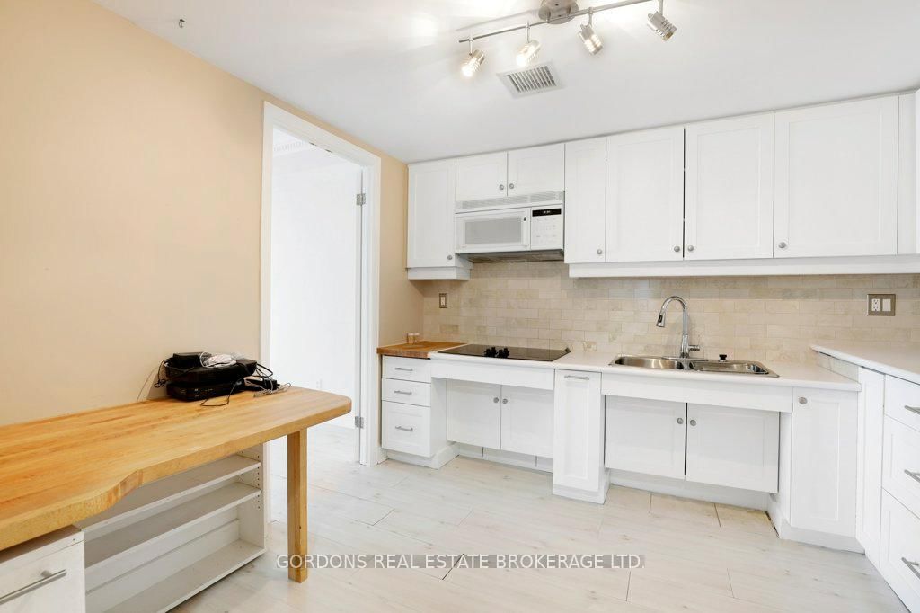 3099 Carling Avenue • #103 • Ottawa, ON photo 10