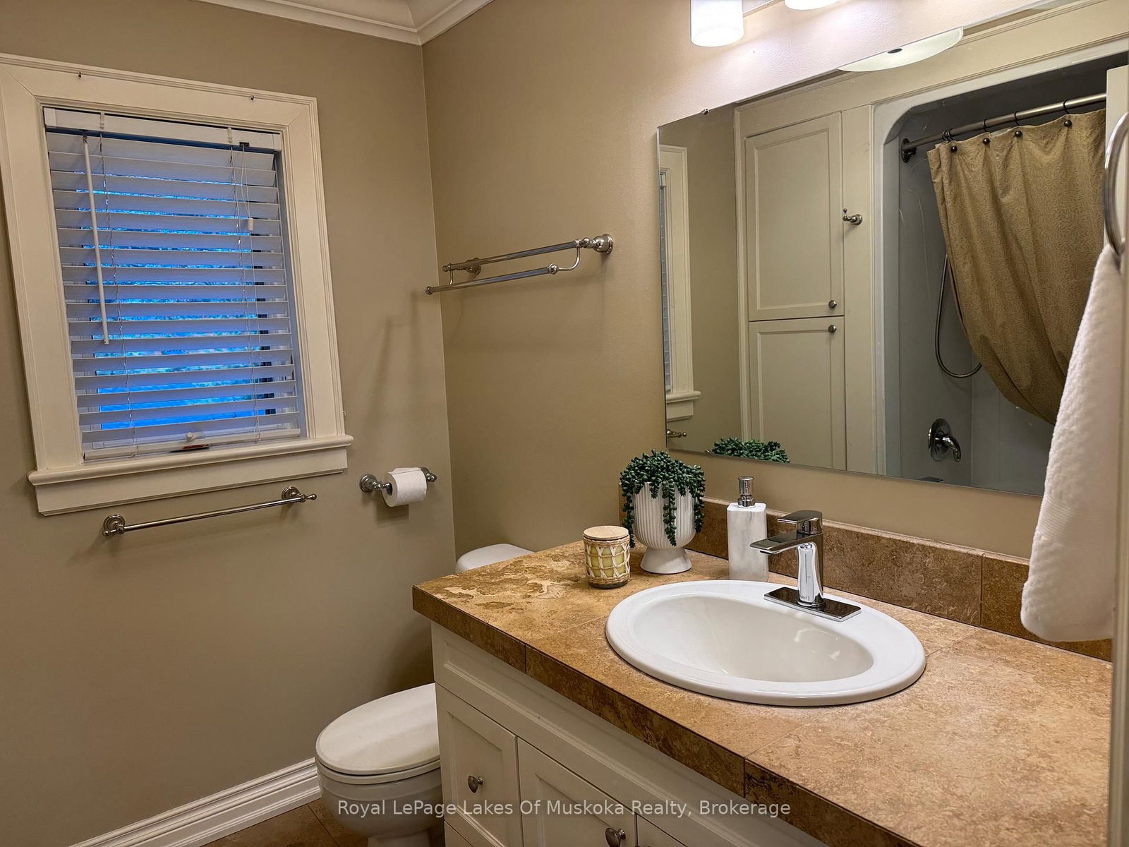 2 W Leslie Drive • Bracebridge, ON photo 35