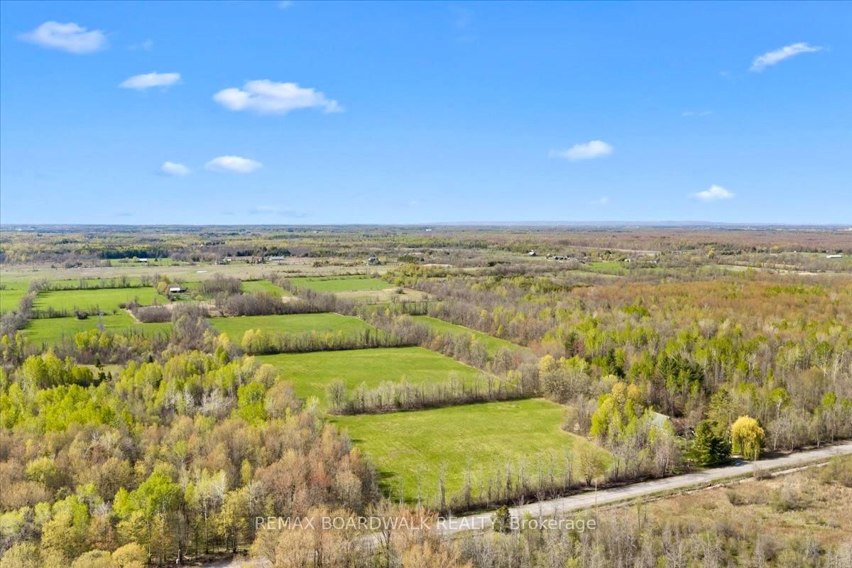 7521 Jock Trail • Richmond, ON photo 9