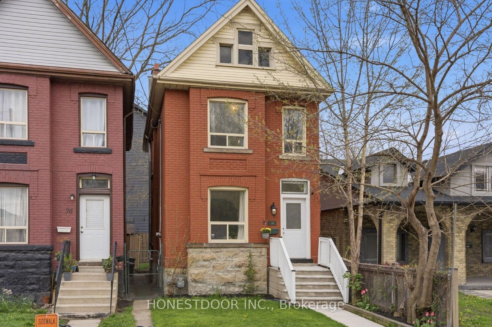 Detached House for sale at 74 Tisdale Street, Hamilton, Ontario, L8L 5M4 - Landsdale - MLS: X13136390