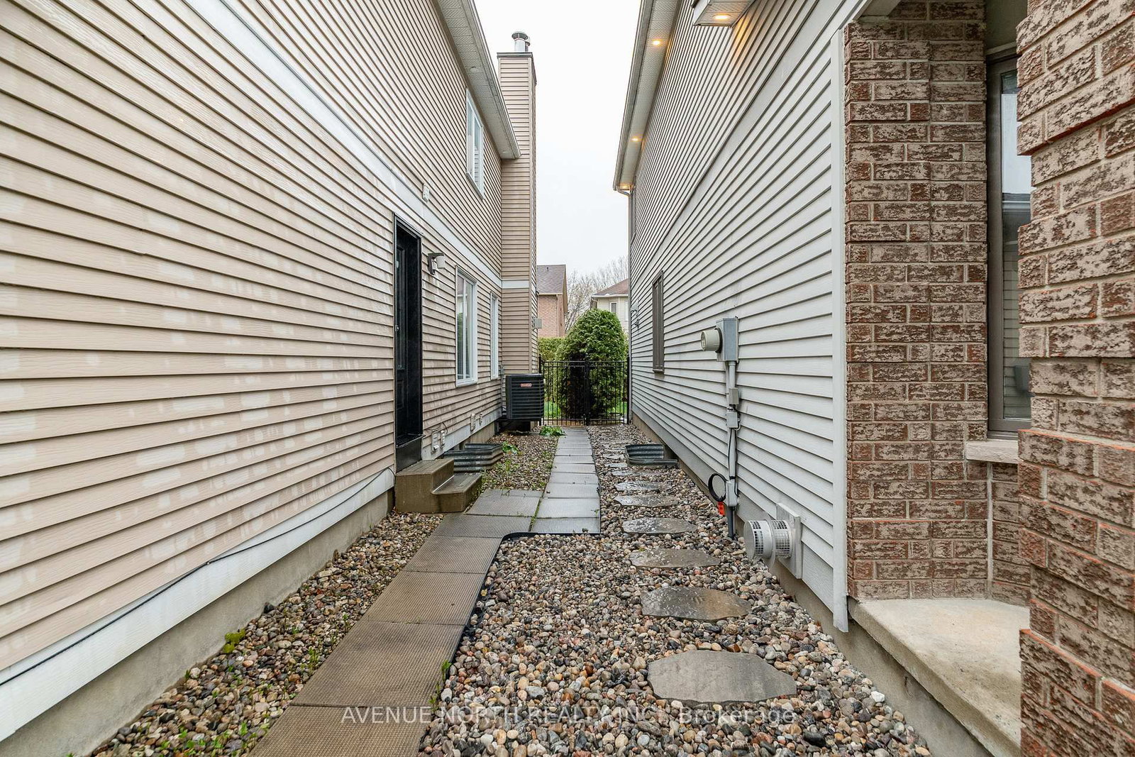 Listing Image 45