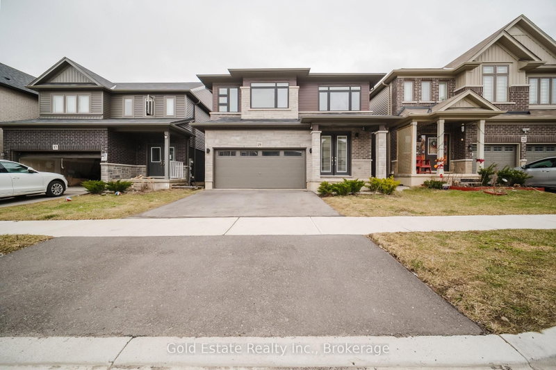 home for lease on 19 Mclaren Avenue