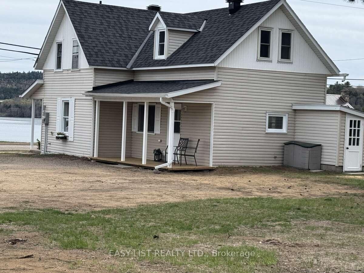 104 Siberia Road • Barry's Bay, ON photo 1