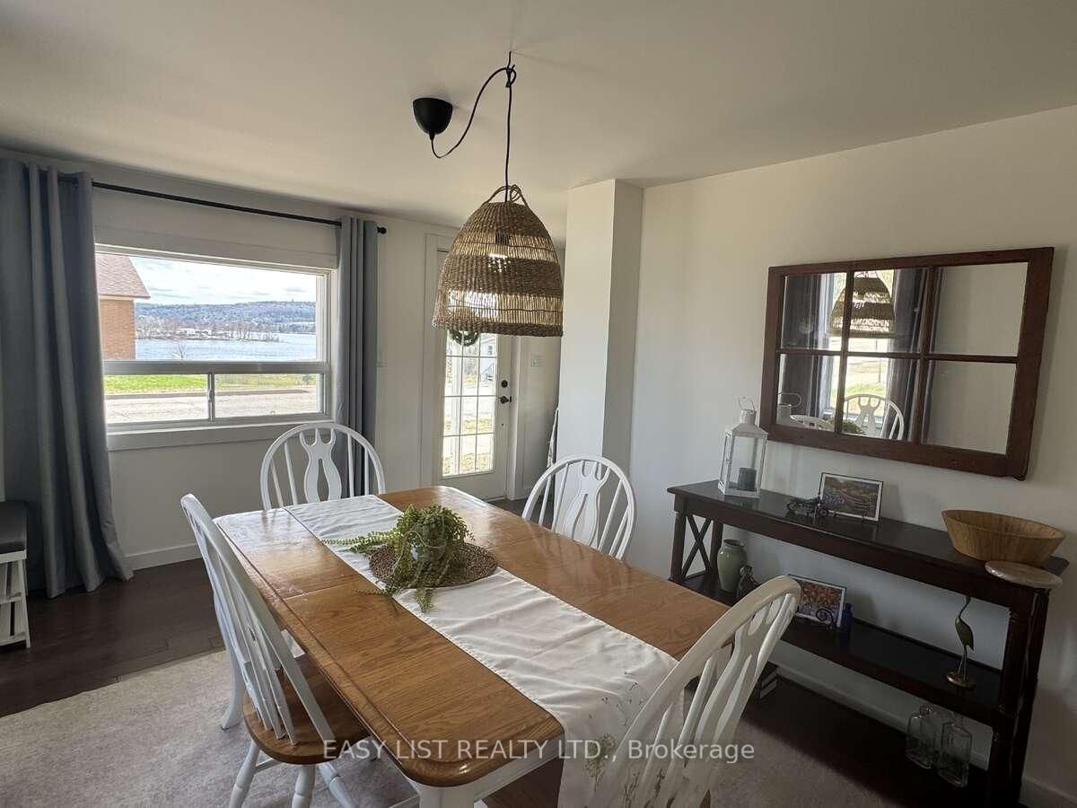 104 Siberia Road • Barry's Bay, ON photo 2