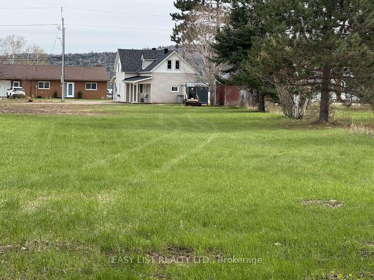 104 Siberia Road • Barry's Bay, ON photo 4